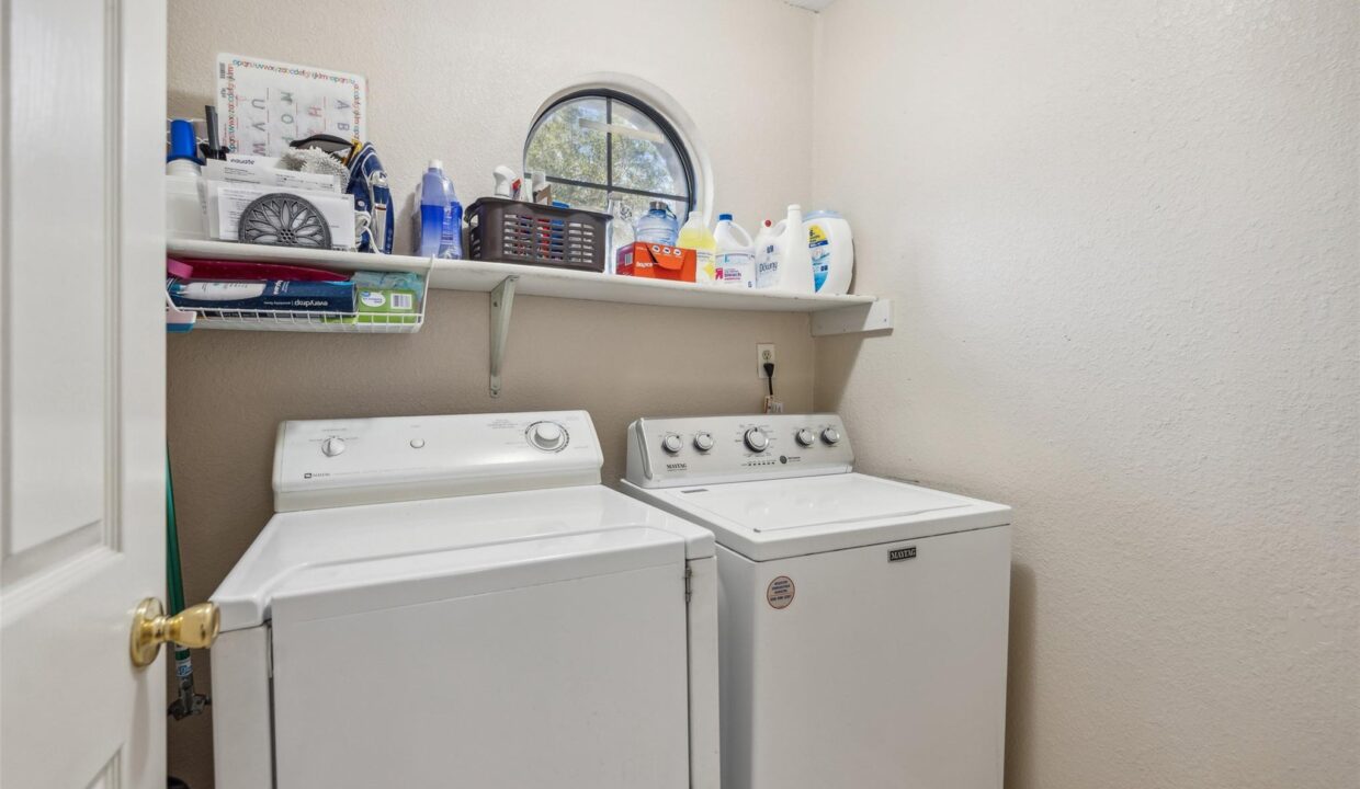 25-7021-lo-chalmers-lane-garland-tx-home-laundry