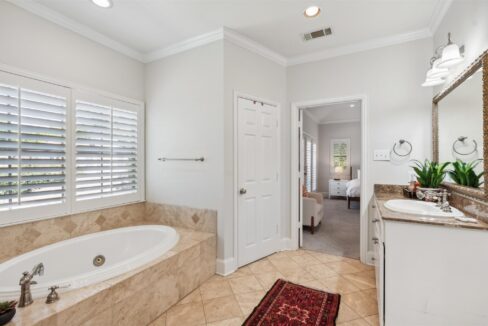 29-6247-belmont-avenue-dallas-tx-primary-bathroom