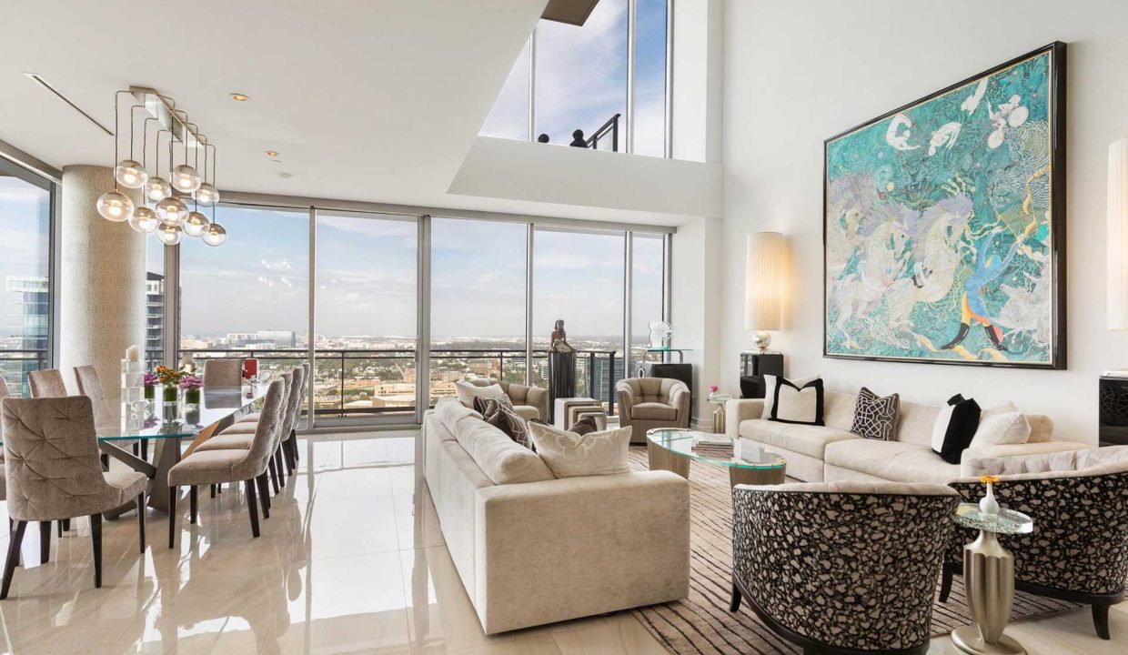 2900-mckinnon-st-dallas-living-room-3