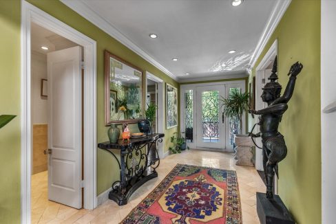 3-4646-christopher-place-dallas-foyer