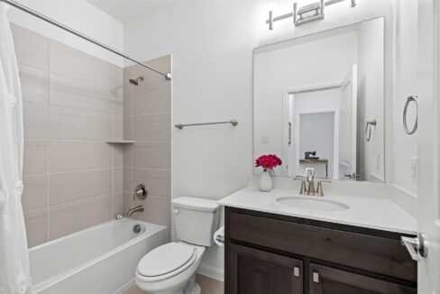 32-1306-middleton-drive-rockwall-tx-bathroom