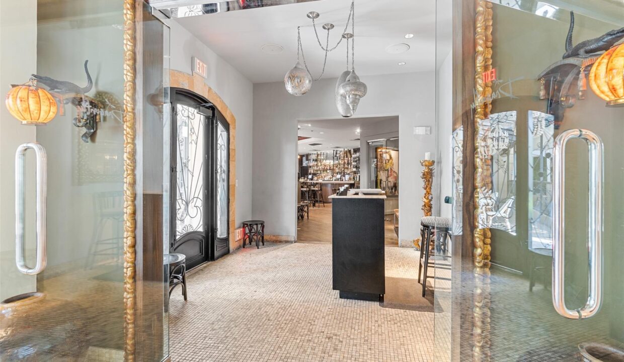 35-2300-leonard-street-505-dallas-tx-75201-spa