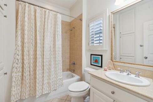 35-6247-belmont-avenue-dallas-tx-primary-bathroom
