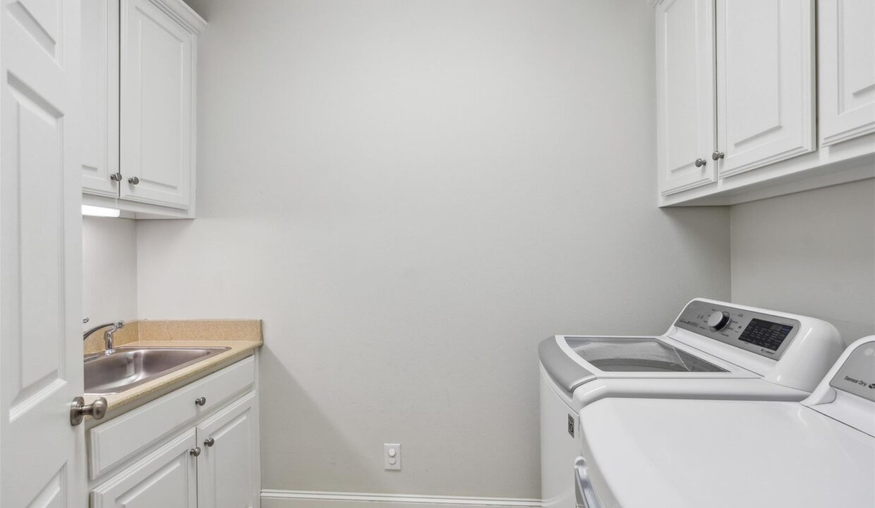 36-6247-belmont-avenue-dallas-tx-primary-laundry