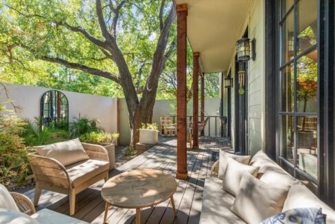 38-4646-christopher-place-dallas-porch-prominus