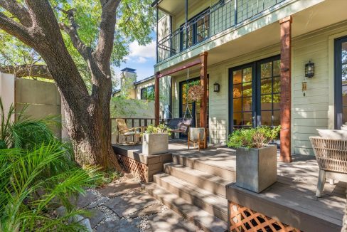 39-4646-christopher-place-dallas-porch-prominus