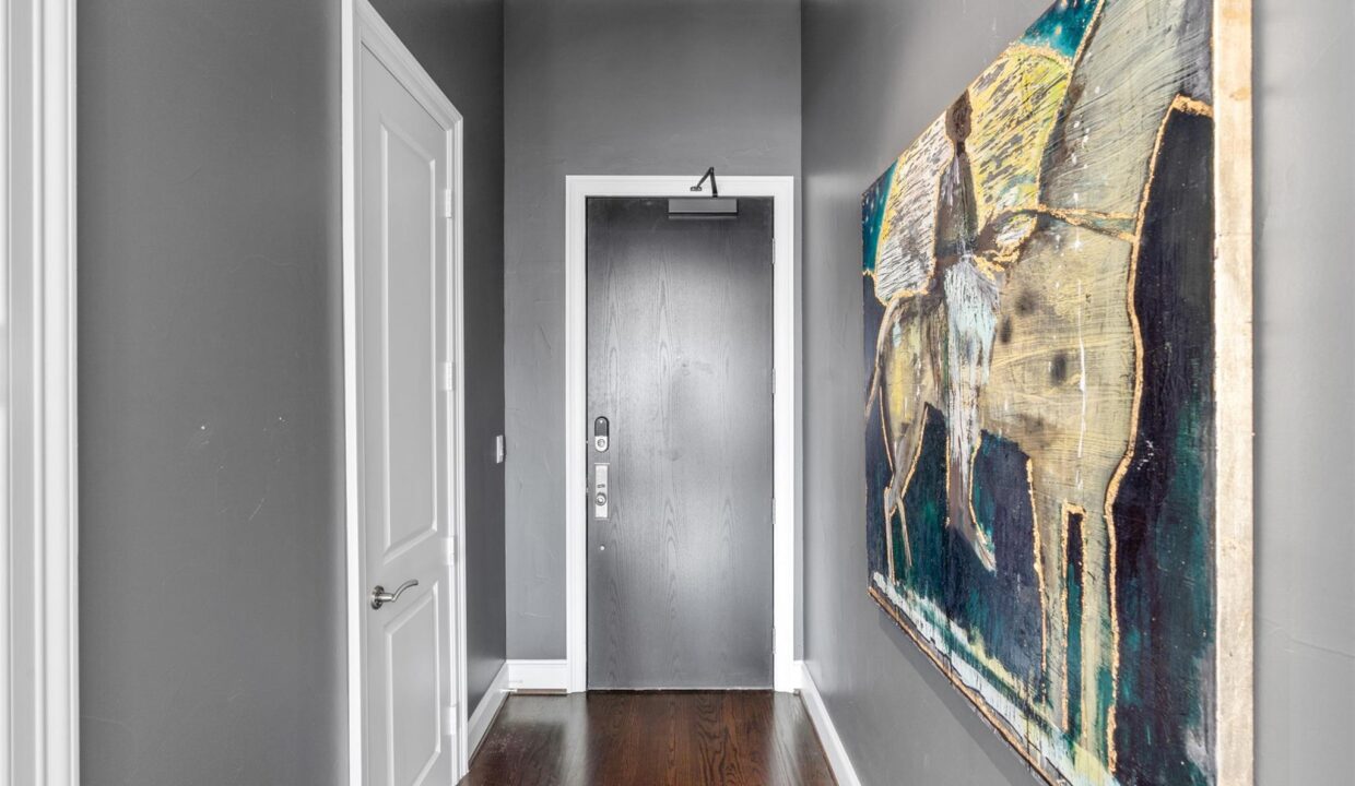 4-2300-leonard-street-505-dallas-tx-75201-entrance