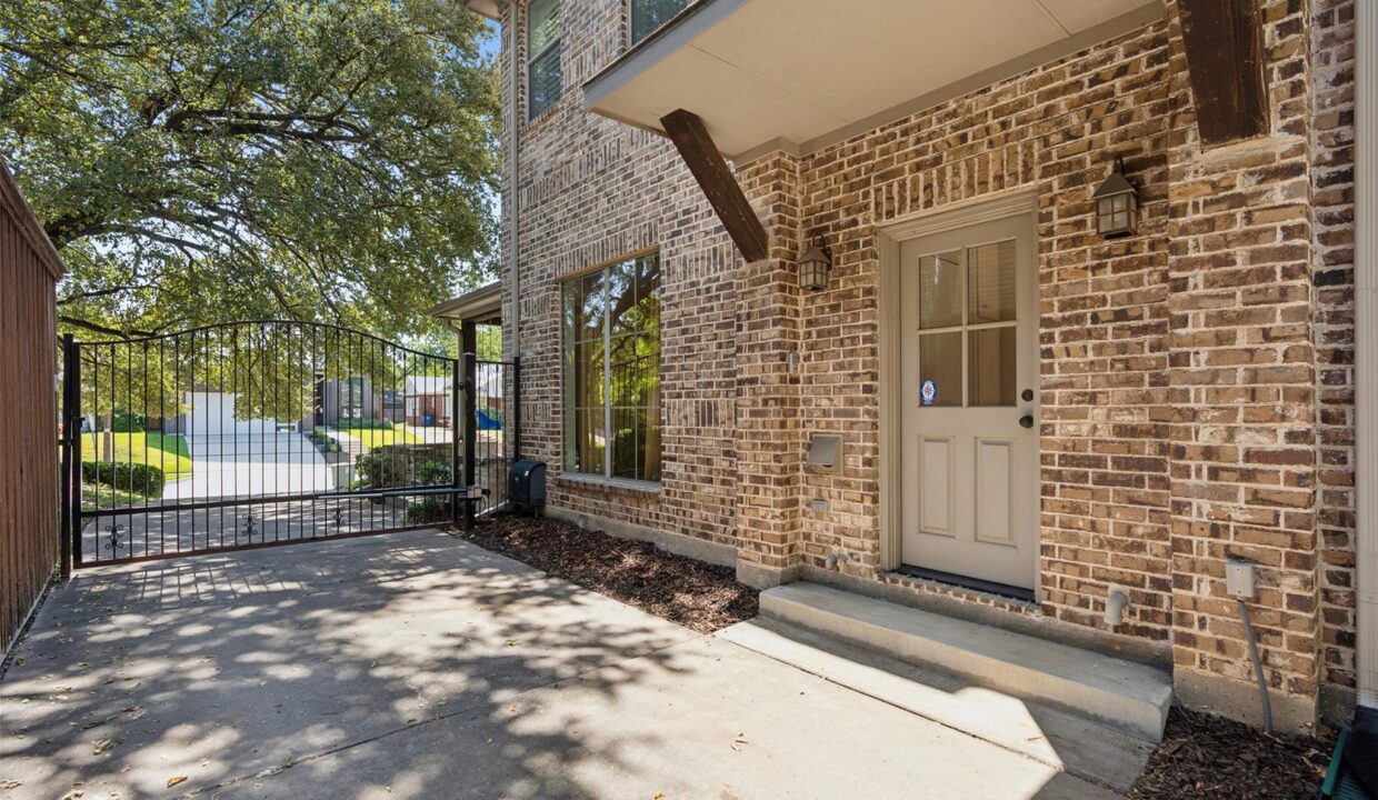 40-6247-belmont-avenue-dallas-tx-entry