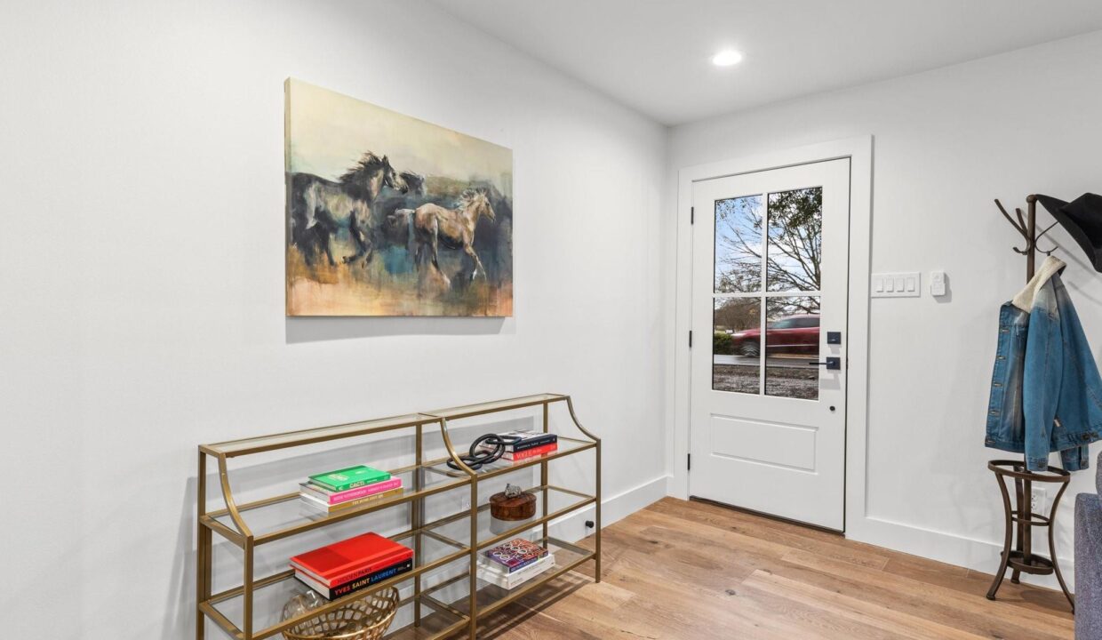 5-531-wynne-road-wills-point-tx-entryway