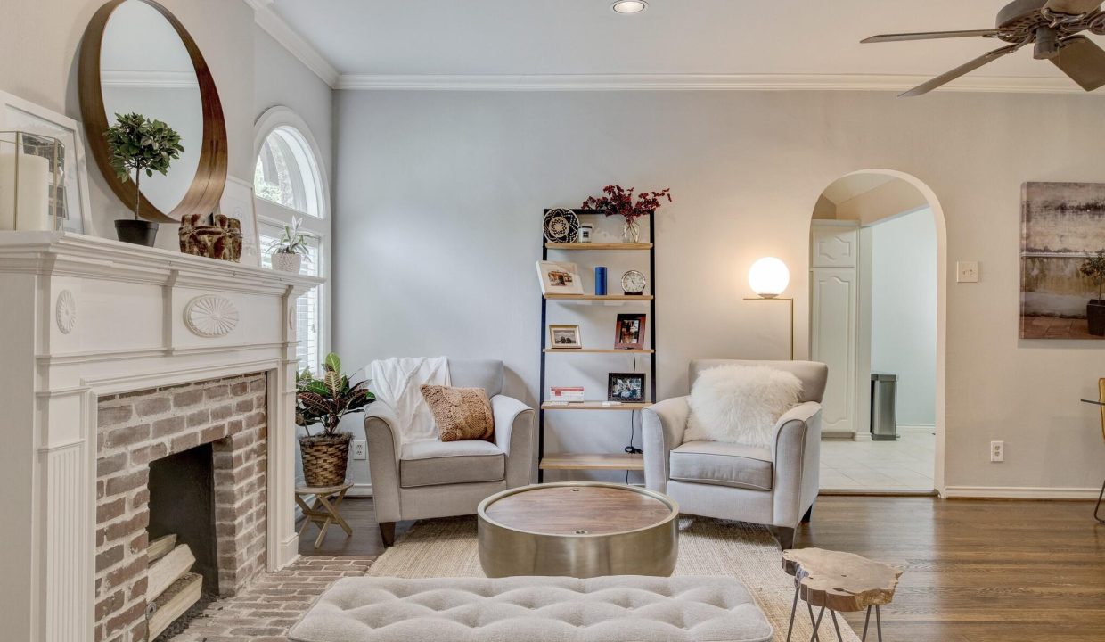6-5314-mercedes-avenue-dallas-tx-living-room