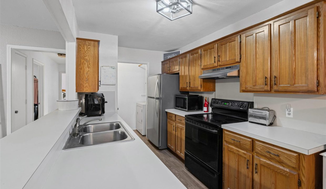 8-5216-wild-horse-ct-arlington-tx-kitchen