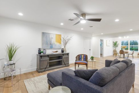 8-531-wynne-road-wills-point-tx-living-room-3