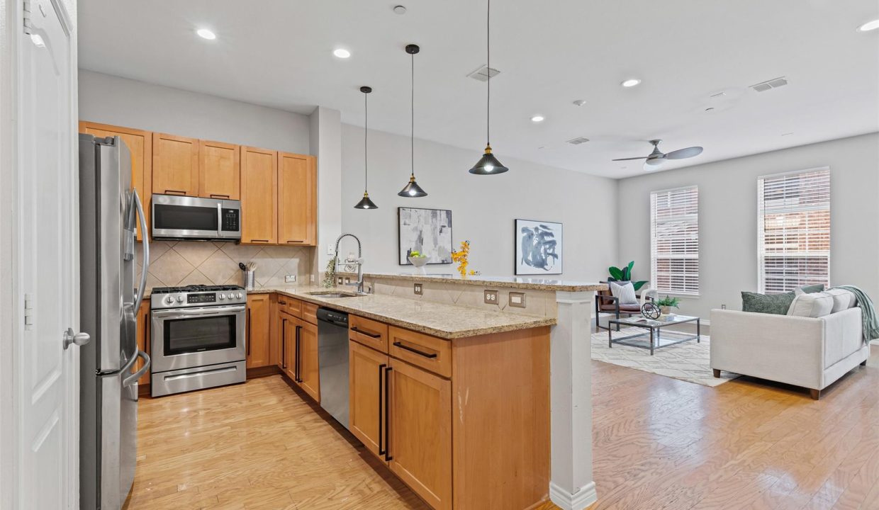 9-15759-seabolt-44-addison-tx-kitchen