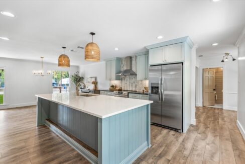 9-213-n-oaks-drive-grand-saline-tx-kitchen