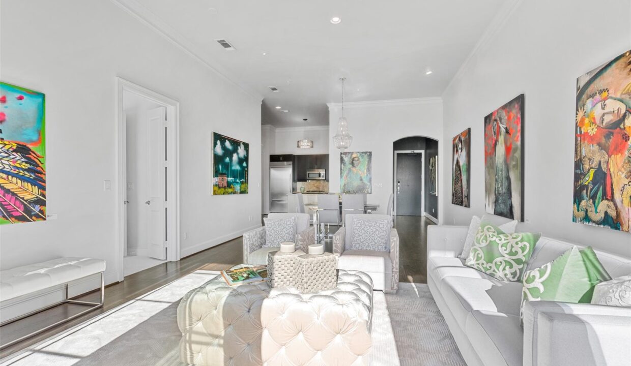 9-2300-leonard-street-505-dallas-tx-75201-living-room