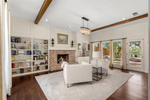 9-3007-creekview-drive-grapevine-tx-living-room