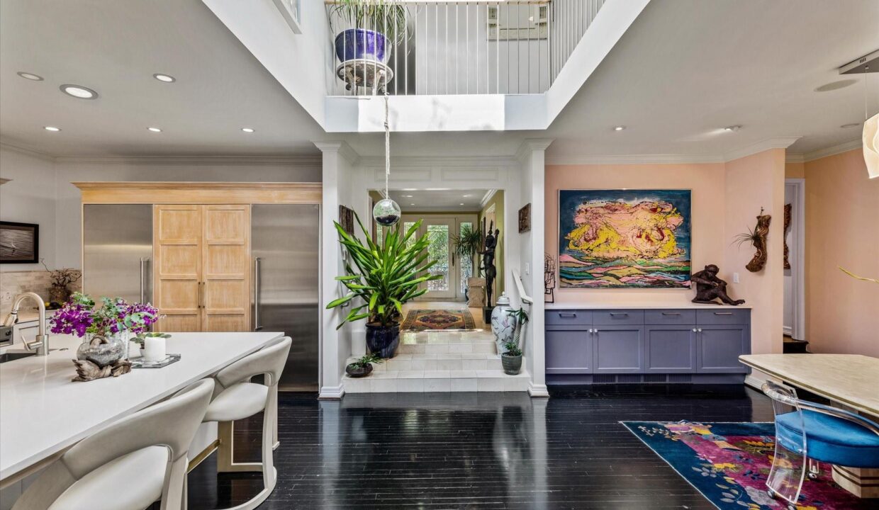 9-4646-christopher-place-dallas-kitchen