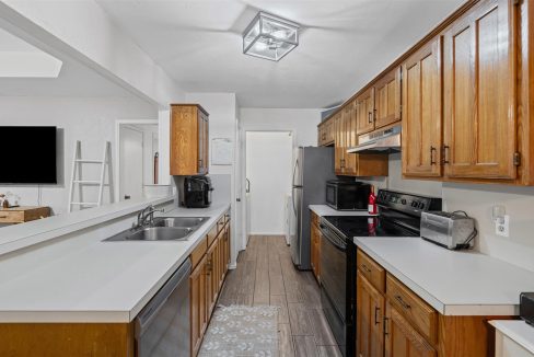 9-5216-wild-horse-ct-arlington-tx-kitchen