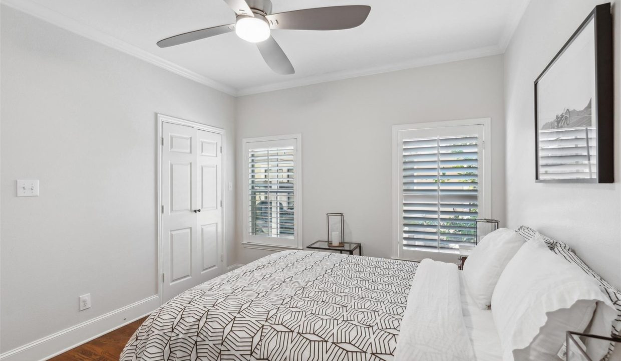 13-6247-belmont-avenue-dallas-tx-bedroom