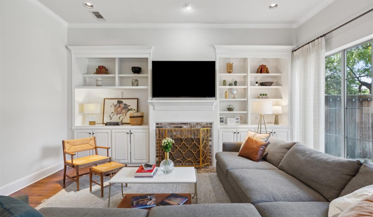 15-6247-belmont-avenue-dallas-tx-living-room