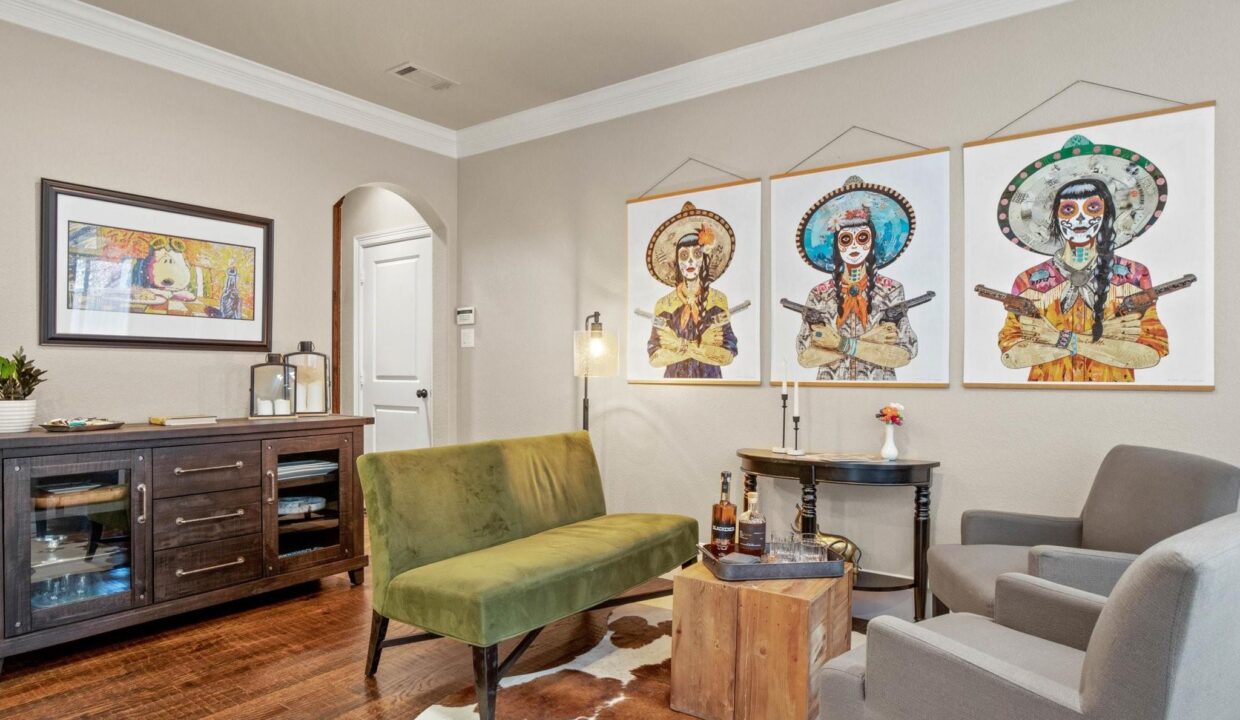 15-6346 -velasco-avenue-dallas-tx-sitting-room