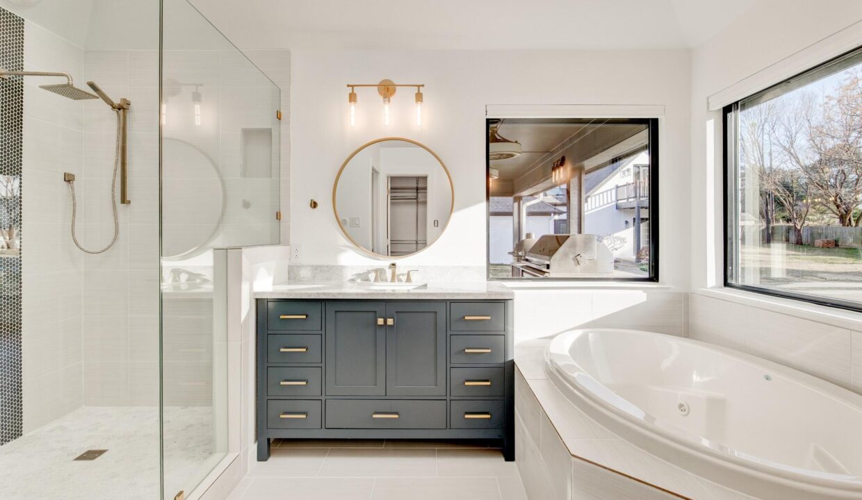 17-1005-raven-bend-court-southlake-tx-primary-bath