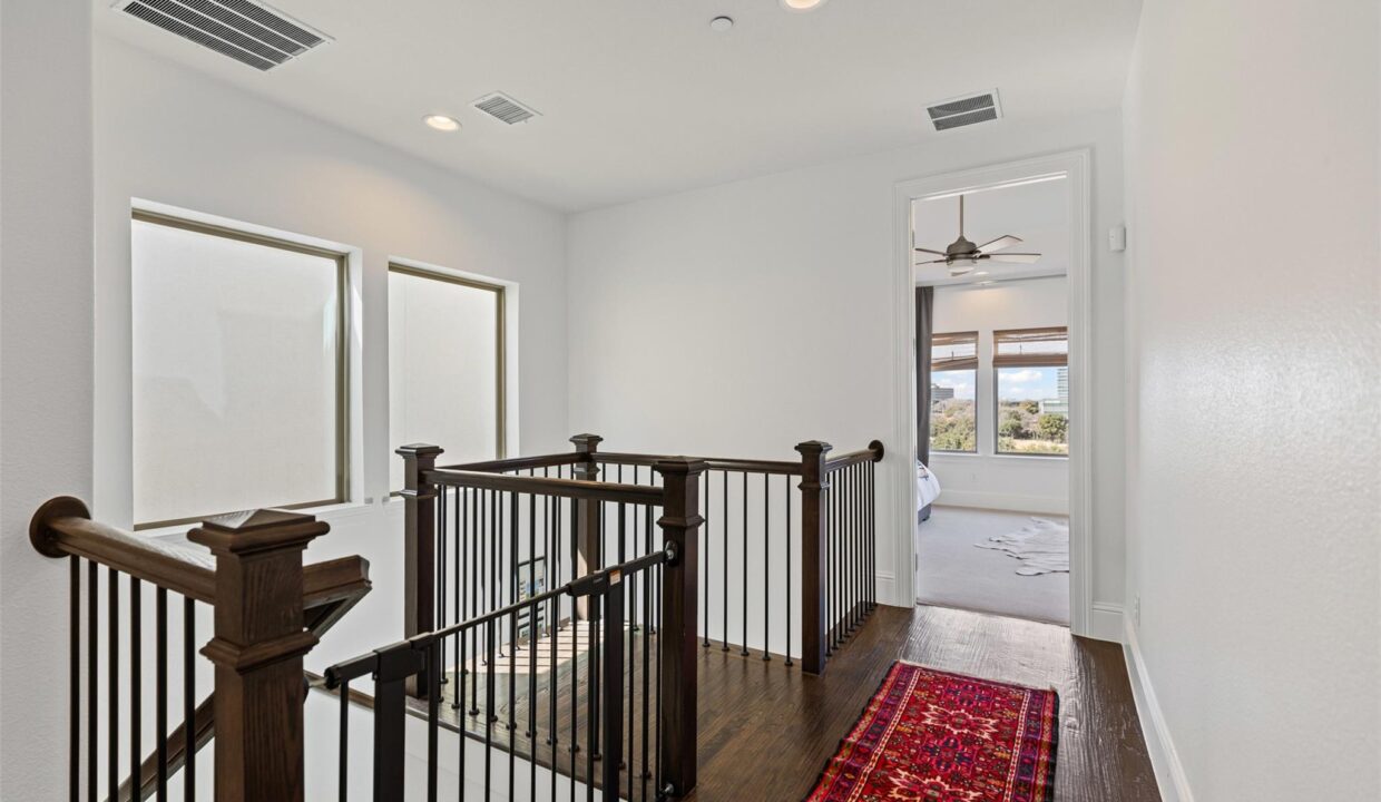 17-4887-cloudcroft-lane-irving-tx-primary-upstairs