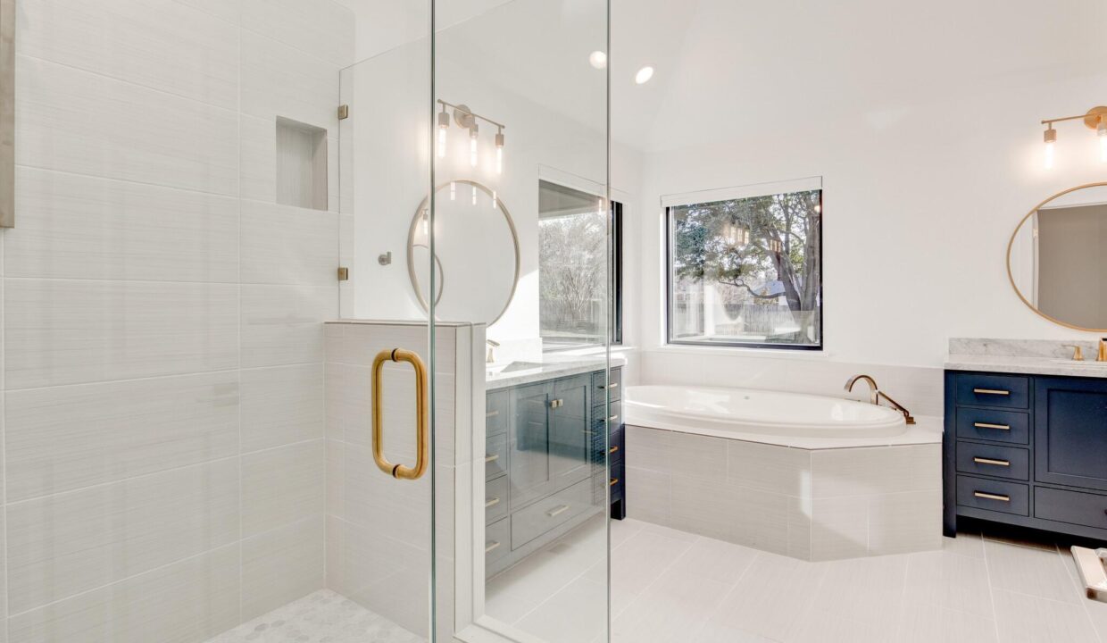 18-1005-raven-bend-court-southlake-tx-primary-bath