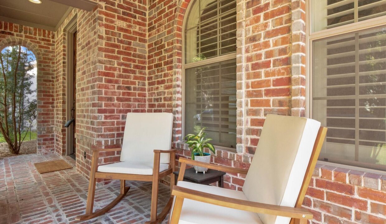 2-6346 -velasco-avenue-dallas-tx-porch