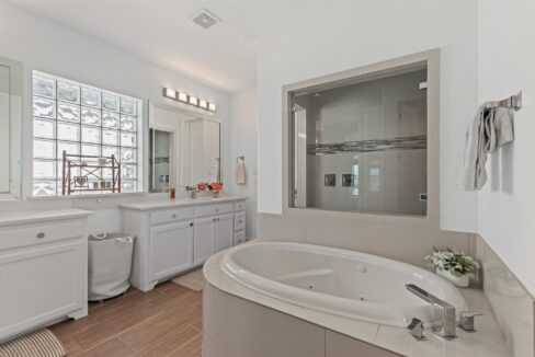 21-4887-cloudcroft-lane-irving-tx-primary-bedroom