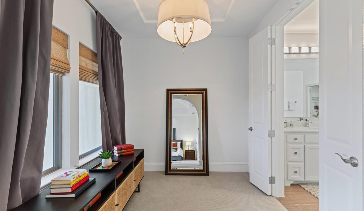 22-4887-cloudcroft-lane-irving-tx-primary-sitting-room