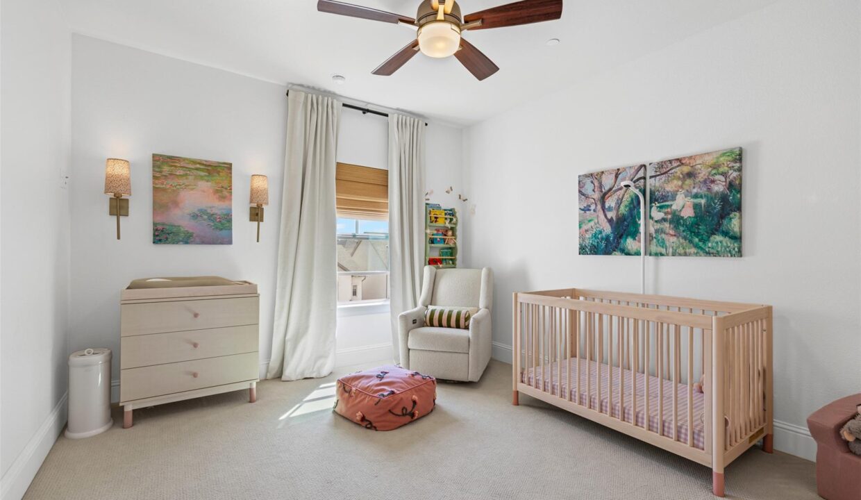 24-4887-cloudcroft-lane-irving-tx-bedroom