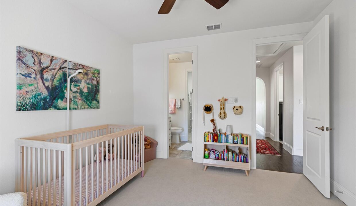 25-4887-cloudcroft-lane-irving-tx-bedroom