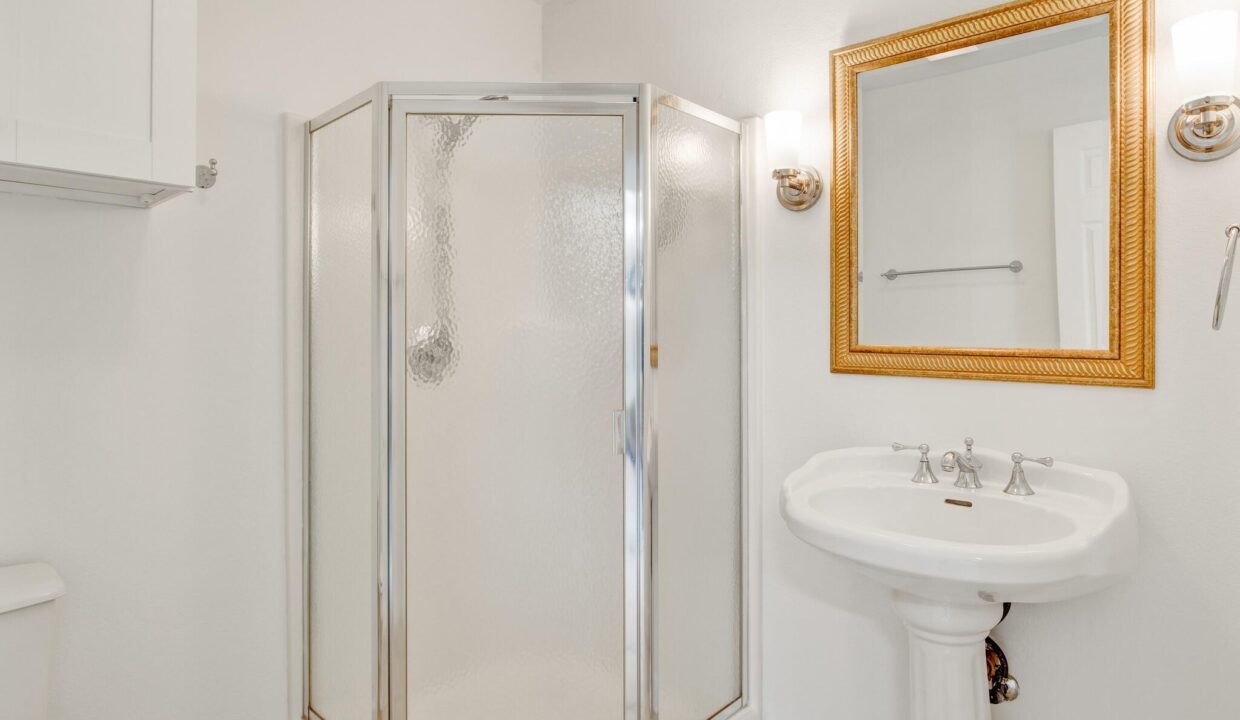 28-1005-raven-bend-court-southlake-tx-bath