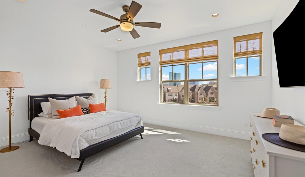 28-4887-cloudcroft-lane-irving-tx-bedroom