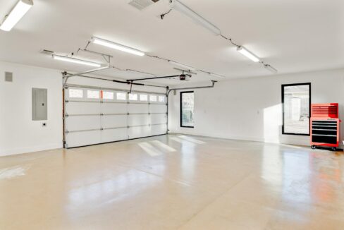 29-1005-raven-bend-court-southlake-tx-garage