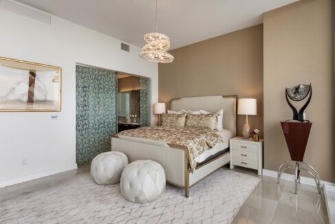 2900-mckinnon-st-dallas-bedroom-4