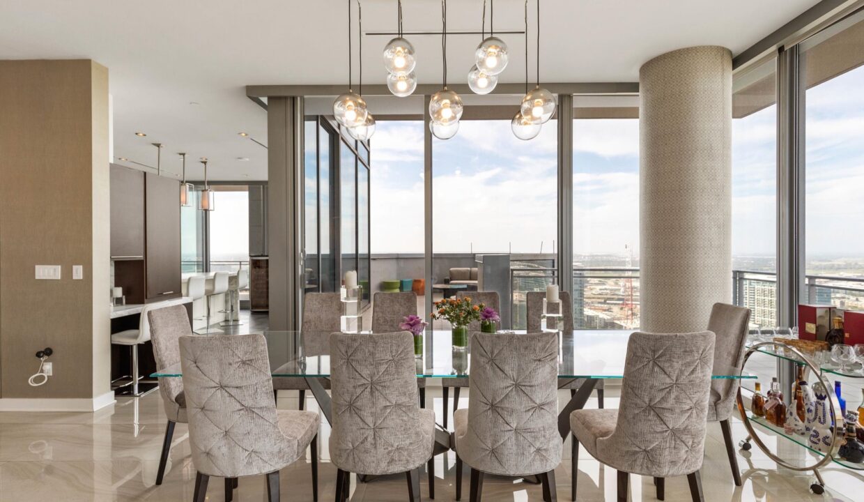 2900-mckinnon-st-dallas-dining