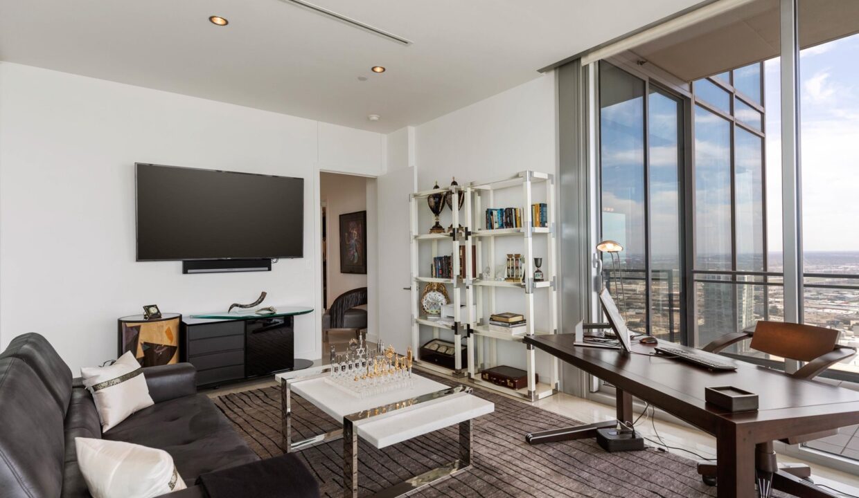 2900-mckinnon-st-dallas-office-3