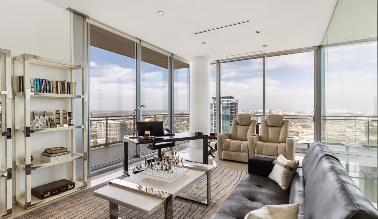 2900-mckinnon-st-dallas-office-5