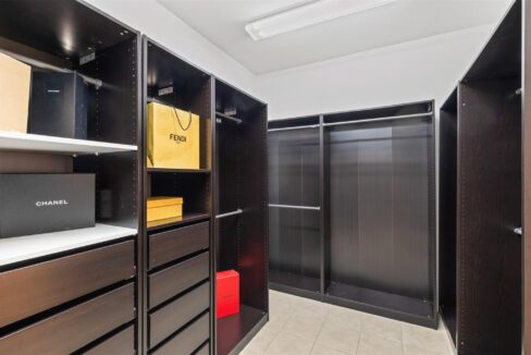 30-15759-seabolt-44-addison-tx-closet