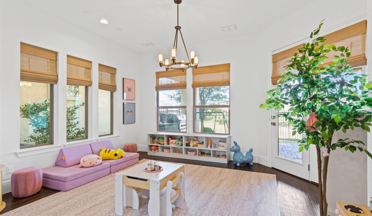 31-4887-cloudcroft-lane-irving-tx-playroom
