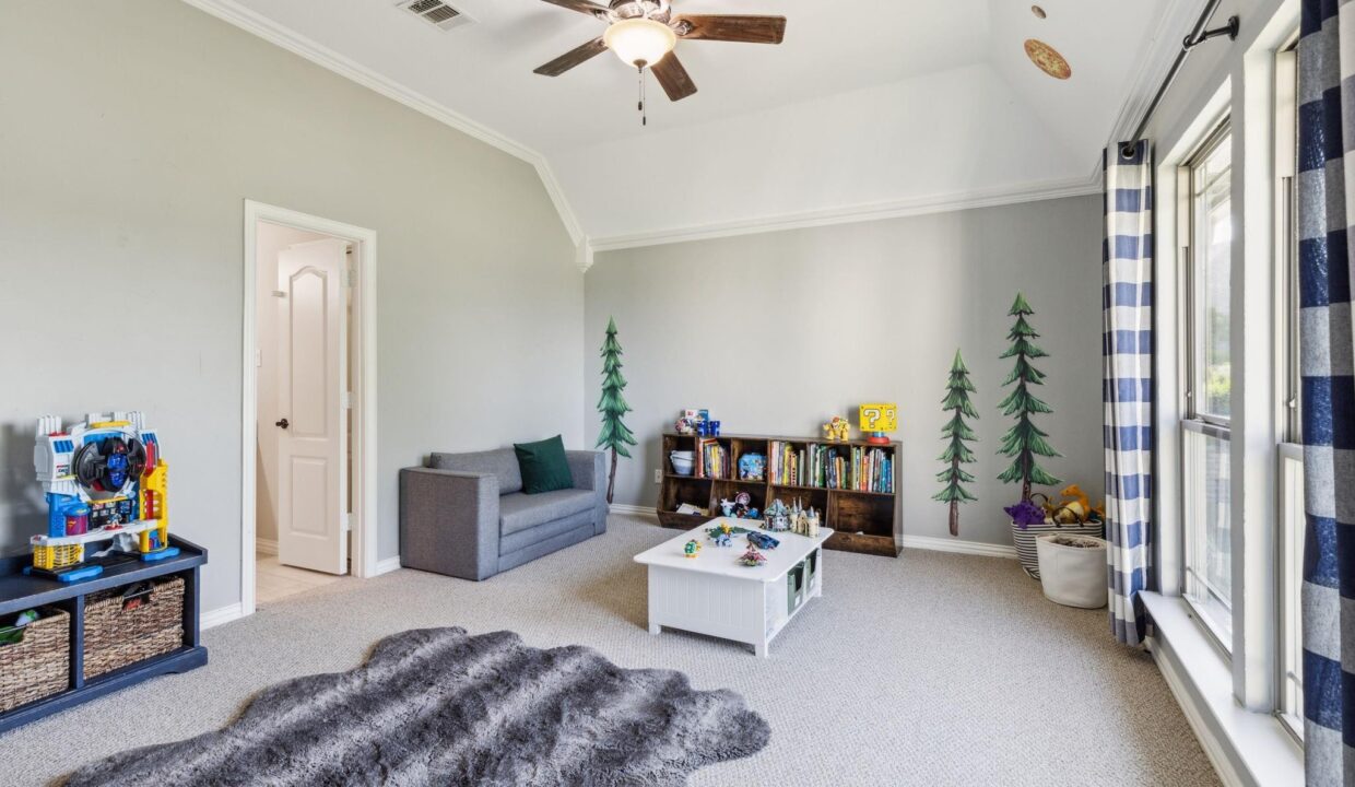 2413 Versailles Drive Heath, TX sitting room