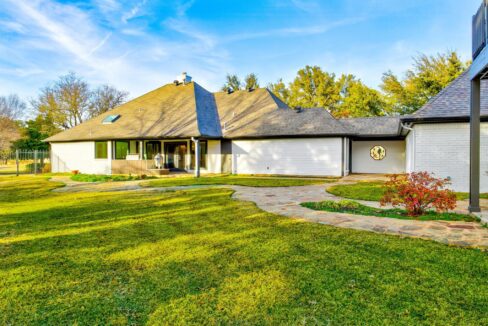 36-1005-raven-bend-court-southlake-tx-back-yard