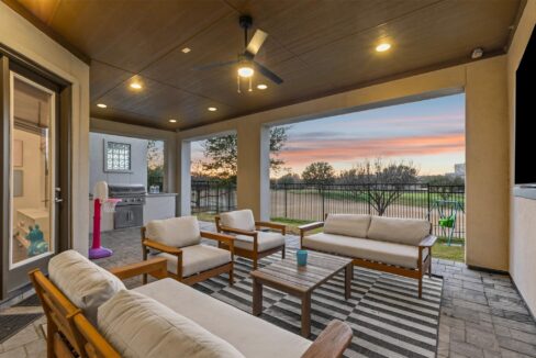 37-4887-cloudcroft-lane-irving-tx-patio