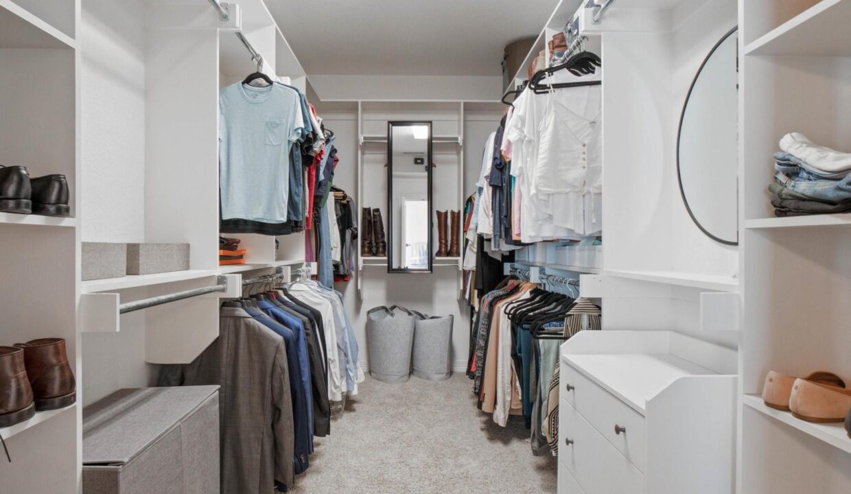 37-6346 -velasco-avenue-dallas-tx-closet