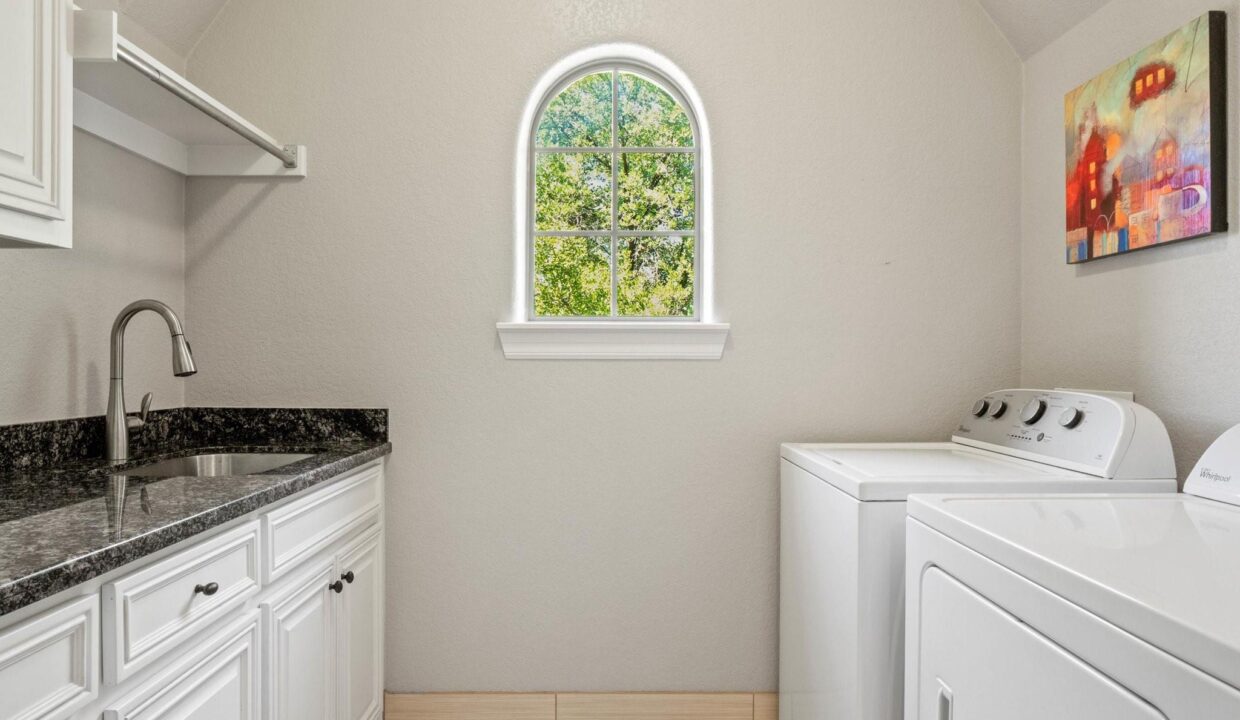 38-6346 -velasco-avenue-dallas-tx-laundry