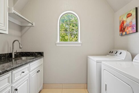 38-6346 -velasco-avenue-dallas-tx-laundry