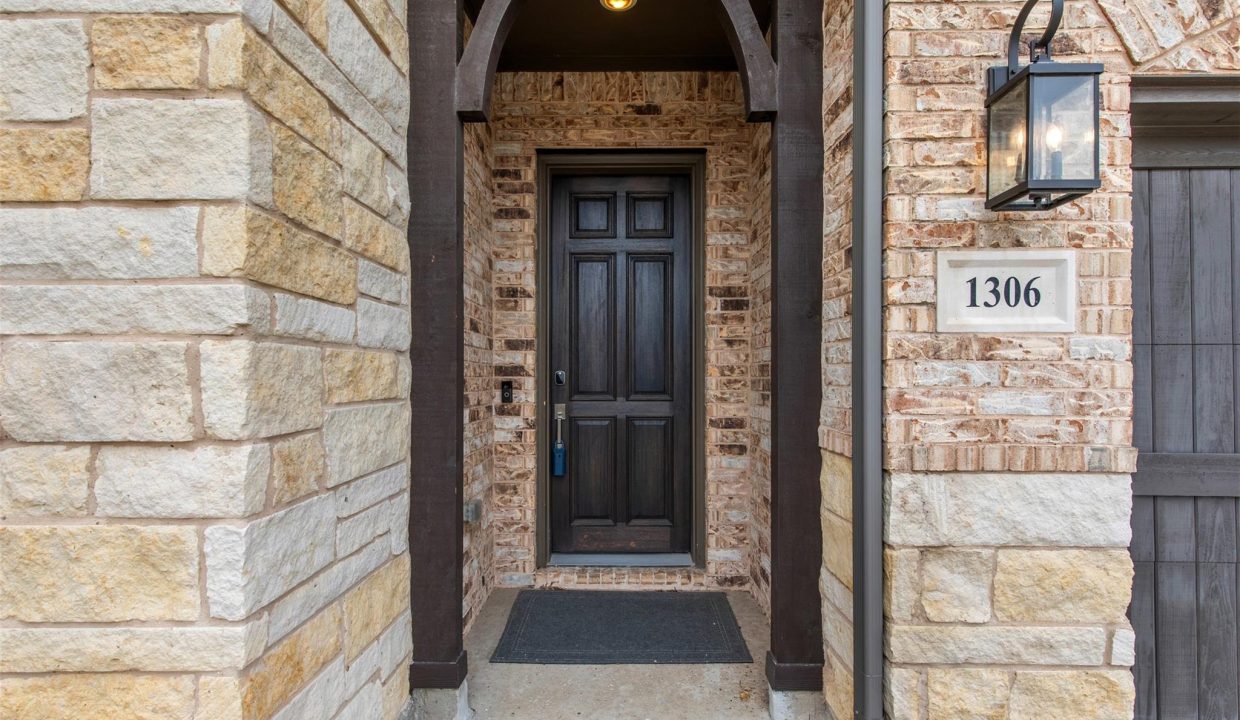 4-1306-middleton-drive-rockwall-tx-entry