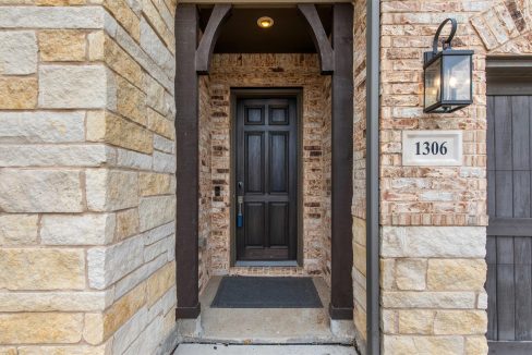 4-1306-middleton-drive-rockwall-tx-entry